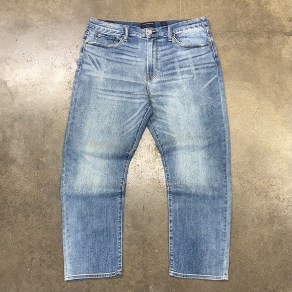 Lucky Brand 329 Jeans Classic Straight Fit Light Wash Blue Denim - Picture 1 of 9